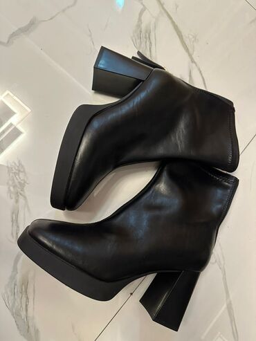 сумки женские школьные: Сапоги, 38, Zara, Новый, цвет - Черный, Платная доставка