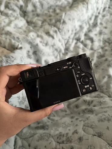 level up: Беззеркальная камера Sony α6400 с комплектным зум-объективом E PZ — 2