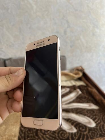 samsung galaxy а3: A3 (2017) состояние идеальное отпечаток а работает Цена 3000 сом — 4