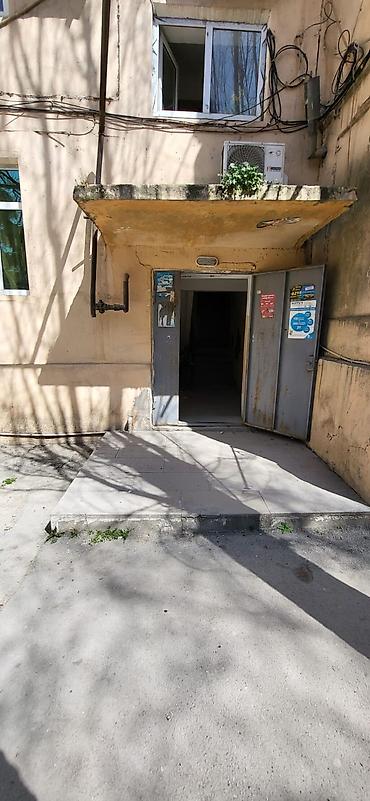 Həyət evləri və villalar: 3 otaqlı Bina evi satılır. - Planlaşdırma: geniş qonaq otağı, 2 yataq — 8
