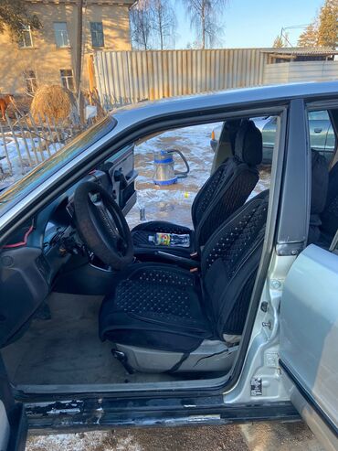 Audi: Audi 80: 1994 г., 2 л, Механика, Седан — 4