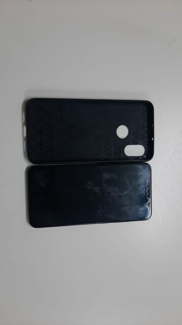tecili satilan telefonlar: Xiaomi Mi 8, 64 GB, rəng - Qara, 
 İki sim kartlı