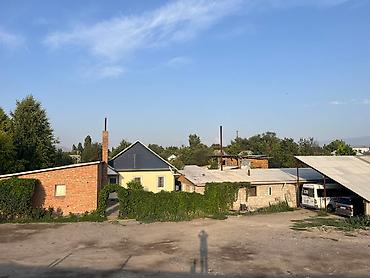 Продажа коттеджей и домов: Продается дом в городе Токмак * Комнаты: 5 спален большой зал — 15