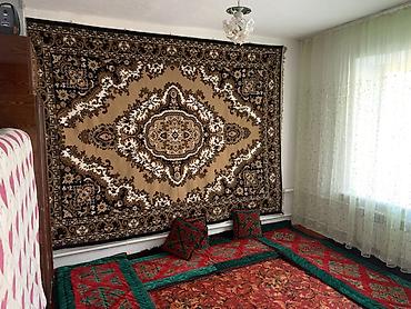 Продажа коттеджей и домов: Продаётся частный дом с мебелью на фото. Описание: Каракол, Салиева 35 — 8