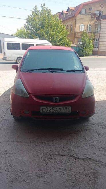Honda: Honda Fit: 2002 г., Хэтчбэк