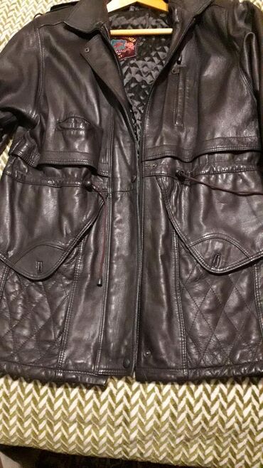 кожаные куртки женские бишкек: Продаю женскую кожаную куртку. Турция. Размер 50