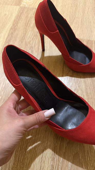 Tuflilər: Bershka qadın tuflisi - Model: Klassik “stiletto” topuqlu - Rəng — 2