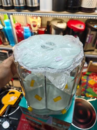 Пищевые контейнеры и ланч-боксы: Пищевой контейнер, цвет - Зеленый, Платная доставка — 5