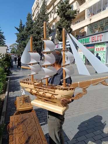 Gəmi modelləri: Taxta yelkənli gəmi maketi tam ağacdan əl işidir; gövdə, güverte və — 18
