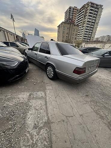 mersedes b: Mercedes-Benz E-Class W124 sedan - Kuzov: 4 qapılı sedan, gümüşü — 4