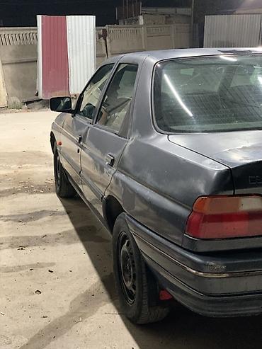 r 16: Ford Escort: 1998 г., 1.8 л, Механика, Бензин, Седан — 5