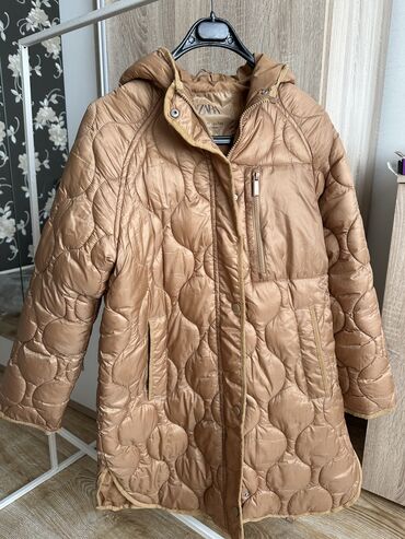 бежевая куртка: Zara куртка. Размер 13-14 лет хs. Цена 800 сом