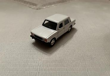 avtovaz oyuncaq treyler: Miqyası göstərilən klassik “Jiquli” (VAZ 2107 üslubunda) metal model — 1