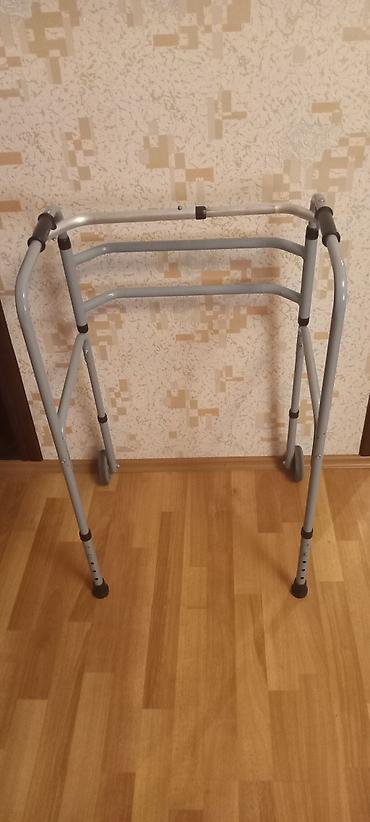 Yerimək üçün arabalar, çəliklər, əsalar, rollatorlar: Gəzinti üçün yüngül metal “walker” (dəstək çərçivəsi) - Material — 1