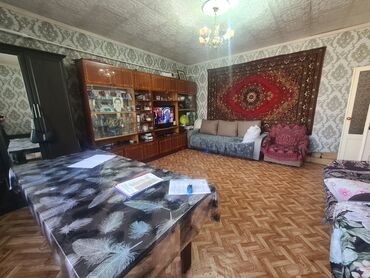 пол дом бишкеке: 3 комнаты, 77 м², Индивидуалка, 2 этаж, Косметический ремонт