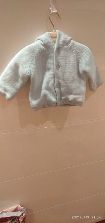 Jaketlər: Qış üçün üst geyimləri,yeni kimi.Oyuncaq hədiyyəli😉 — 2