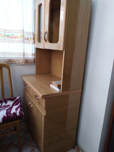 мебель для кухни: Кухонный шкафчик, б/у, бежевый цвет,состоит из двух частей, верхняя