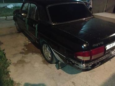 QAZ: GAZ Volga sedan – qara rəng Xüsusiyyətlər: - Kuzov: 4 qapılı sedan - — 9