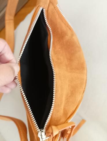 Torbe: Pieces nova torbica od prirodne kože, 3 odvojene pregrade. 34 X 14 X — 10