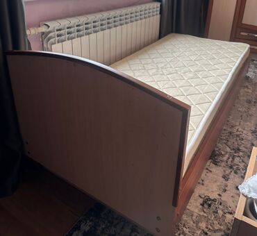 кровати односпальная: Односпальная Кровать, Б/у