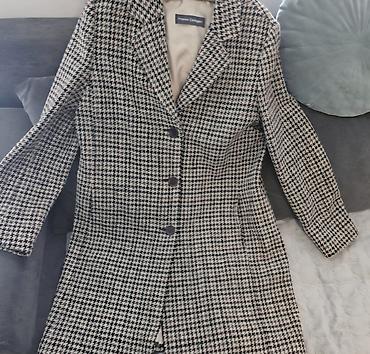 Kaputi: Zovite na moj broj: nula-šest-tri-osam-pet-devet-sest-tri-nula-nula ( — 1