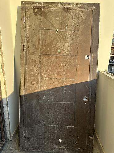 Mənzil üçün İşlənmiş Giriş qapısı 90x200 sm Çərçivə ilə, Zəmanətsiz, Ünvandan götürmə