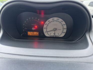 Toyota: Toyota ist: 2003 г., 1.3 л, Автомат, Бензин, Хэтчбэк