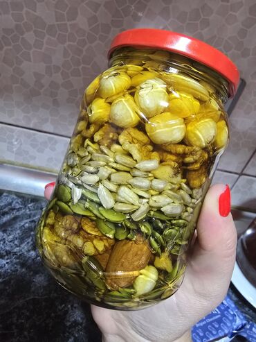 leziz dad qida mmc: Орехи
Семечки
Натуральный мед
300 гр. =30 манат