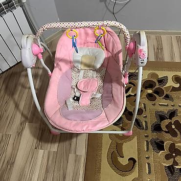 hello kitty oyuncaq: Uşaq üçün elektrikli yelləncək-beşik. Çəhrayı rəngdə, yumşaq — 2