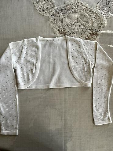Ağ rəngli qısa bolero kardiqan - Model: qollu, ön hissəsi açıq