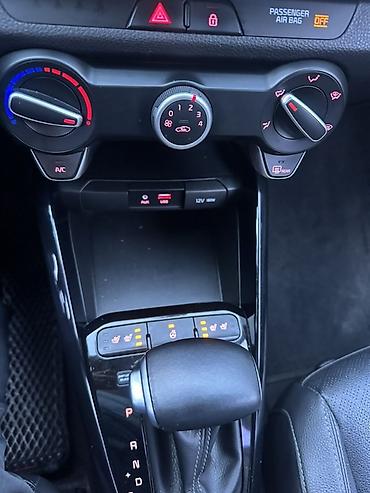 Kia: Kia Stonic: 2018 г., 1.4 л, Автомат, Бензин, Кроссовер — 8