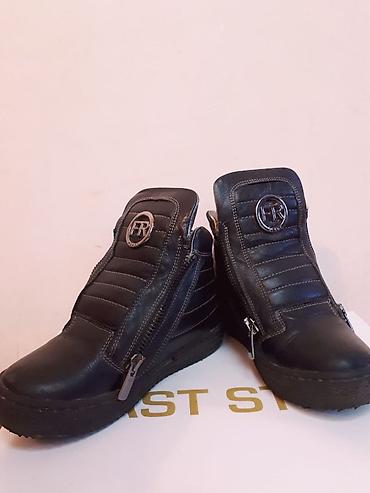 Детская обувь: ПРОДАЕТСЯ детская обувь разных размеров от 1-5 лет. В отличном — 13