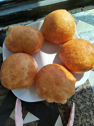 Выпечка, хлебобулочные изделия: Пышки/пончики жареные - Свежие воздушные шарики-пышки, обжаренные до — 2