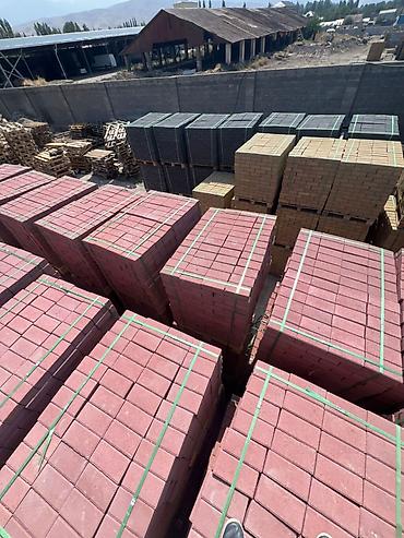 Дорожные бордюры: Дорожный бортовой камень (бордюр) из вибропрессованного бетона — 7