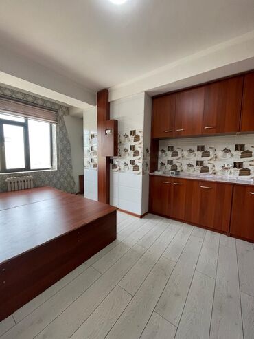 2 комнатная квартира в бишкеке: 2 комнаты, 70 м², Элитка, 7 этаж, Старый ремонт