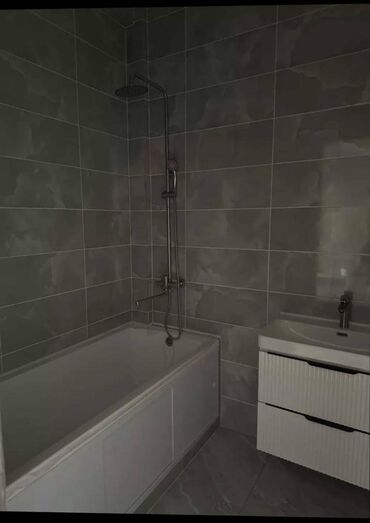 сдаю квартиру кызыл аскере: 2 бөлмө, 80 кв. м, Элитка, 3 кабат, Евроремонт
