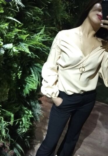rubashka bershka: Продаю блузку 350 почти новая много не одевала