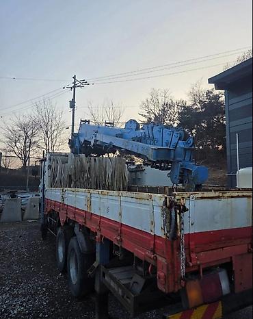 Услуги манипулятора: Услуги крана-манипулятора. - Грузовой борт до 5 тонн - — 7