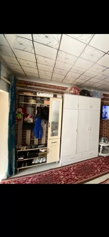 сдаю дом в лебединовке: 75 м², 4 комнаты, Парковка, Забор, огорожен