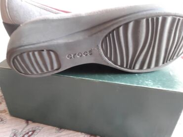 crocs in Кыргызстан | ДЕТСКАЯ ОБУВЬ: Туфли Crocs, 39-40. В отличном состоянии