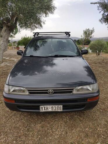 Toyota Corolla: 1.6 l. | 1992 έ. Λιμουζίνα