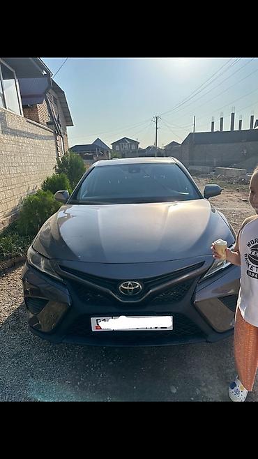 Toyota Camry: 2018 г., 2.5 л, Бензин, Седан