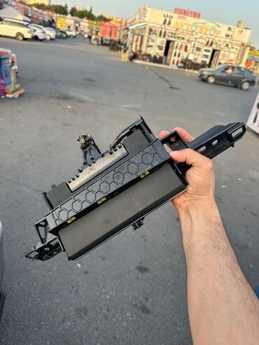 manitola: Monitor, İşlənmiş, Torpeda, LCD displey, Almaniya
