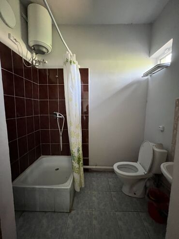 Посуточная аренда квартир: 1 комната, Душевая кабина, Постельное белье, Телевизор — 4