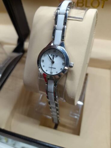 продаю женские часы: Продам женские оригинальные часы в идеальном состоянии.
FOCE MILAND 😍