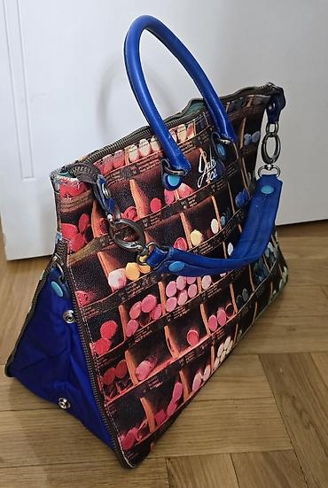 Torbe: GABS kožna torba. prelepa, šarena, ima zip celom dužinom i širinom — 10