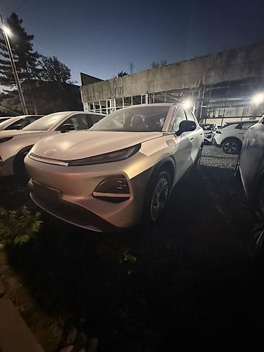 hyundai ionic: Электромобиль кроссовер (серебристый кузов) - Современный бесшовный — 1