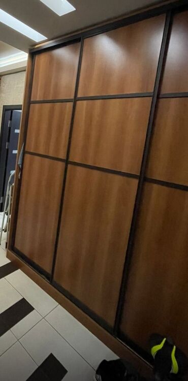 Soyuducular: Dolab 200 AZN ünvan 2,64 uzunlugu eni 61 Heç bir poblemi yoxdur