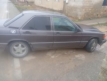 baqaj örtüyü: Mercedes-Benz 190E sedan Xüsusiyyətlər: - Kuzov: 4 qapılı sedan — 4