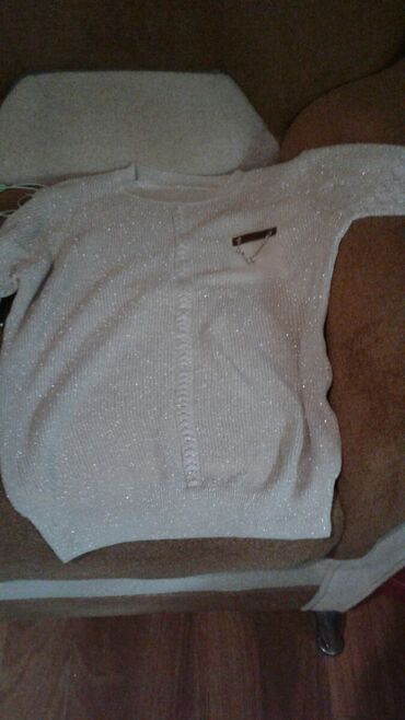 Futbolka və maykalar: Qadin ucun kofta tezedi geyinilmeyib qiymeti 3 azn bashqa koftalarda — 7